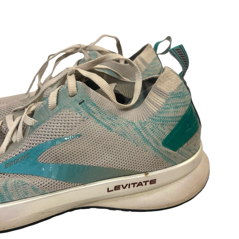 Women’s BROOKS Levitate 4 Sneakers Shoes - Picture 2 of 6